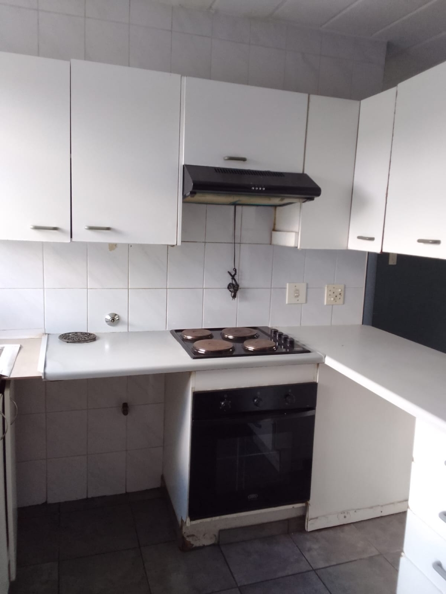 2 Bedroom Property for Sale in Aberdeen Eastern Cape